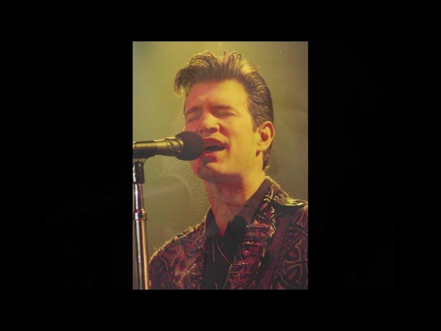 Chris Isaak and Silvertone performing "Lie To Me" (audio from 1990)