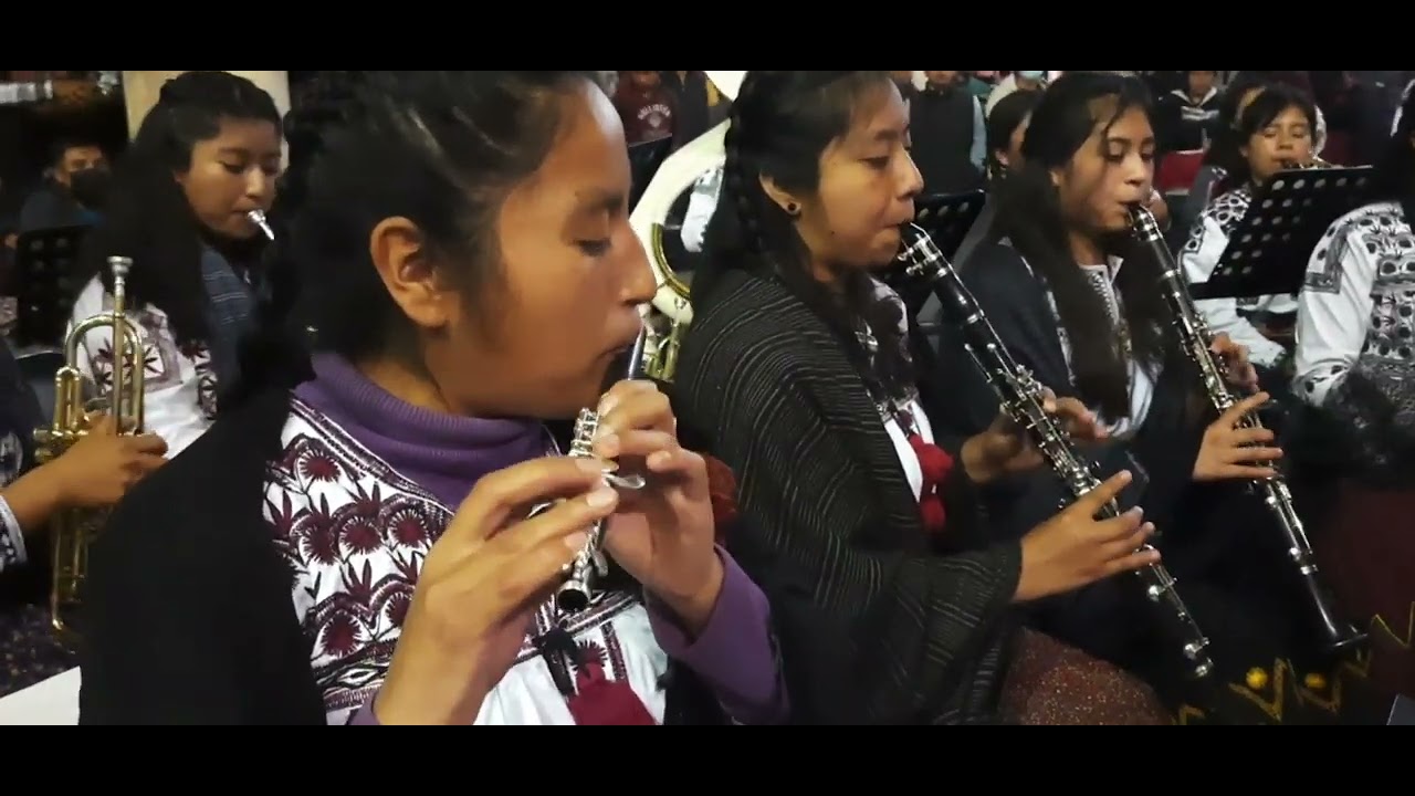 desde Santa María Tlahuitoltepec mixe Oaxaca banda KA'UX