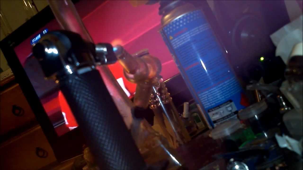 Dab of budder through the homemade,Hash oil topped bong rips!