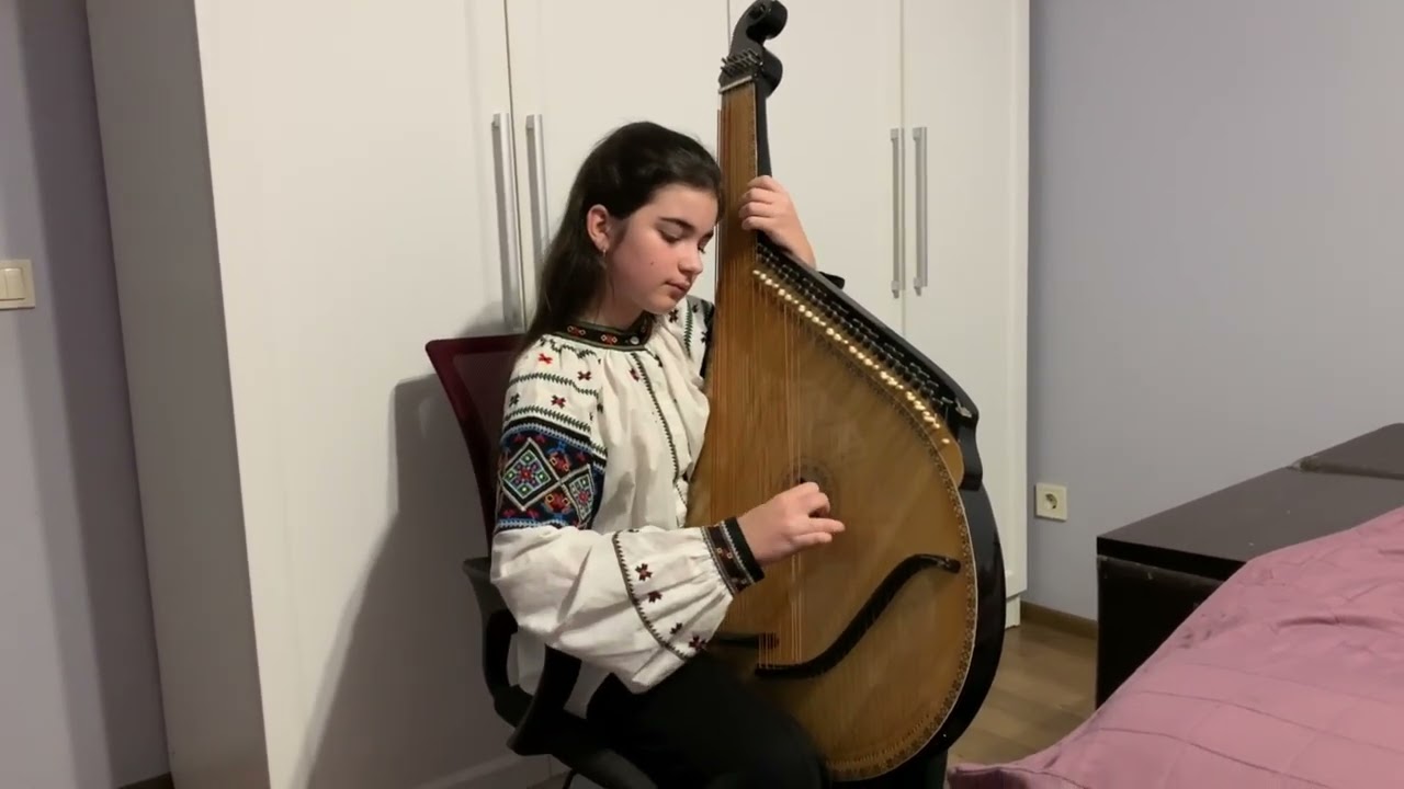 Сонце низенько