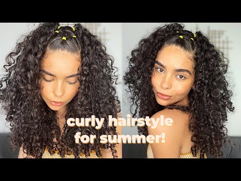 Summer Hairstyles Textured Hair 10 Hairdos That Minimize Frizz  FASHION  Magazine