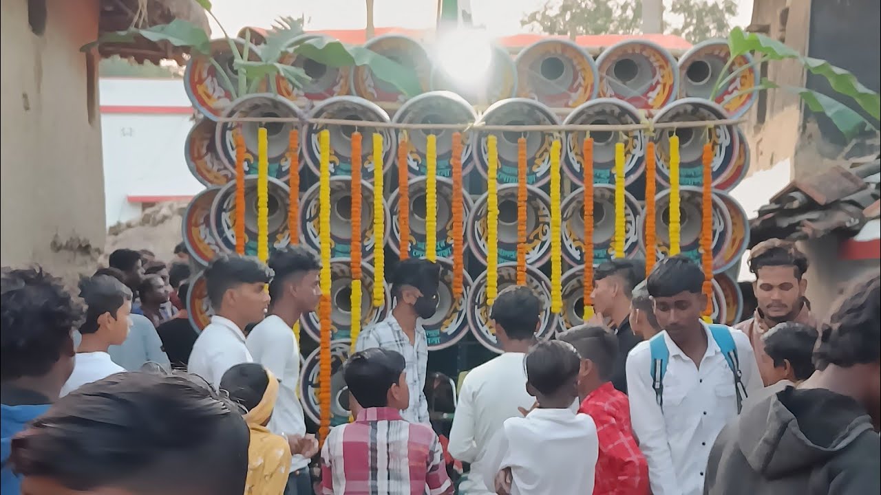 বড় পলাসনে 🙄সুরবানি মাইক নতুন ৩০ 🤡হাজার হাজার👿 মানুষের জনসভা 🔥নিয়ে রোডশো করছে।