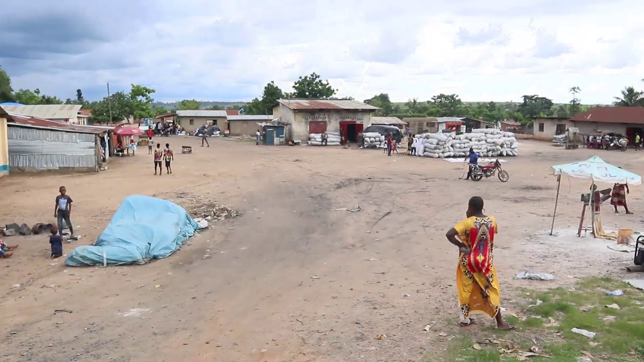 FARA FARA AU VILLAGE NKANZI RDC KONGO CENTRAL TERRITOIRE YA MUANDA