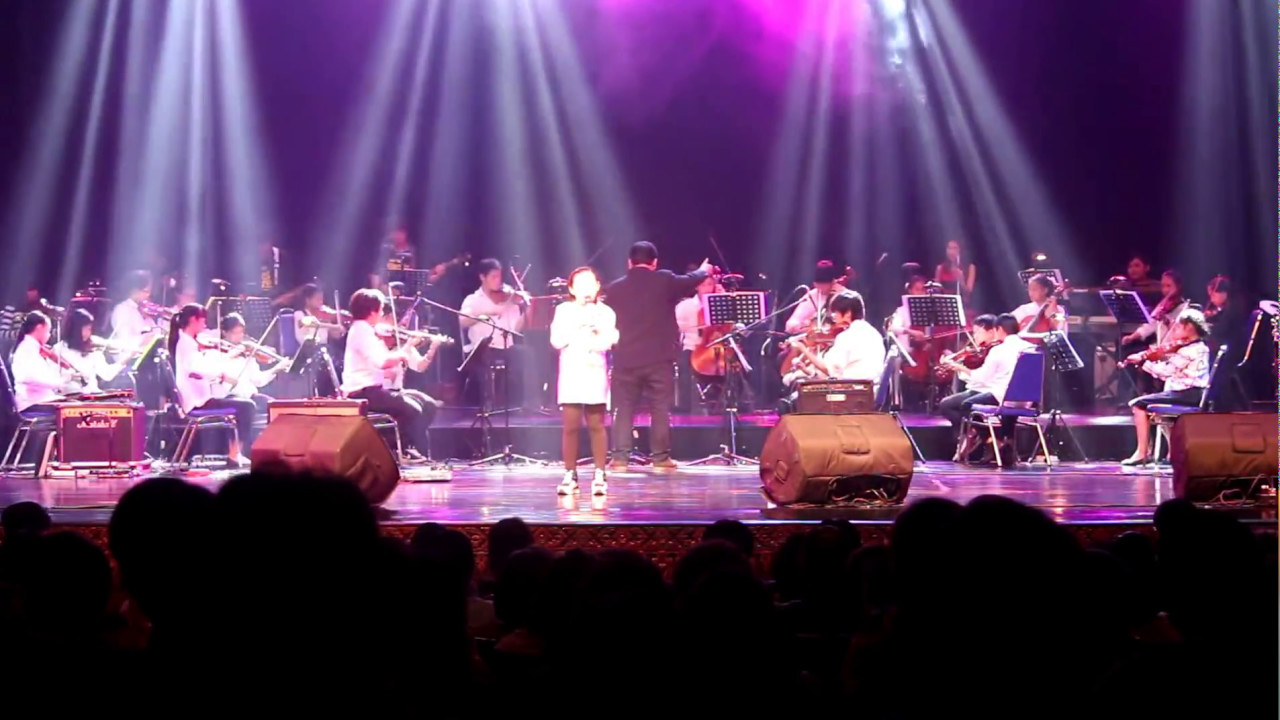 นักร้อง 4 คน ร้องต่อเนื่อง :คอนเสิร์ต Chicken Chamber ครั้งที่18