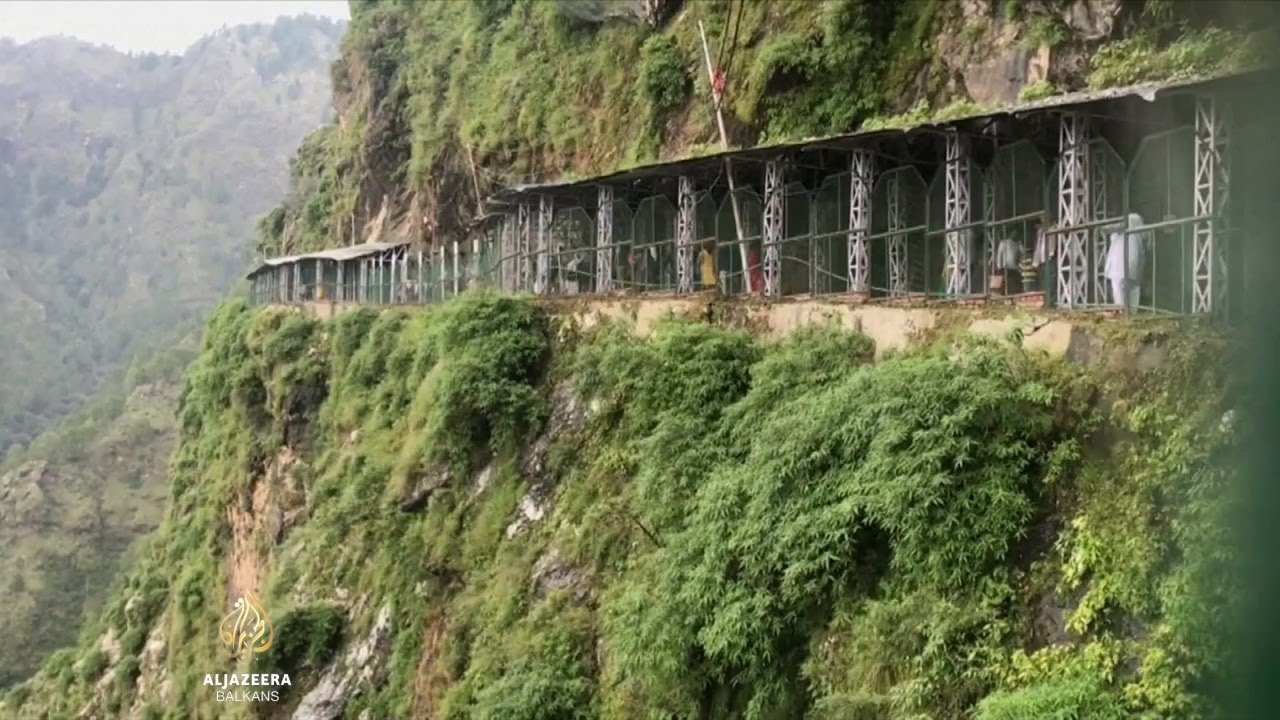 مقتل 12 شخصاً على الأقل في تدافع في معبد هندي