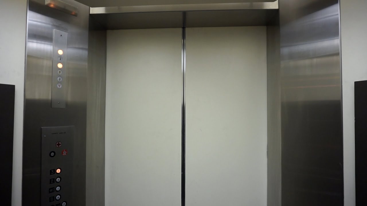 Schumacher traction passenger elevator 505 King St, La Crosse, WI