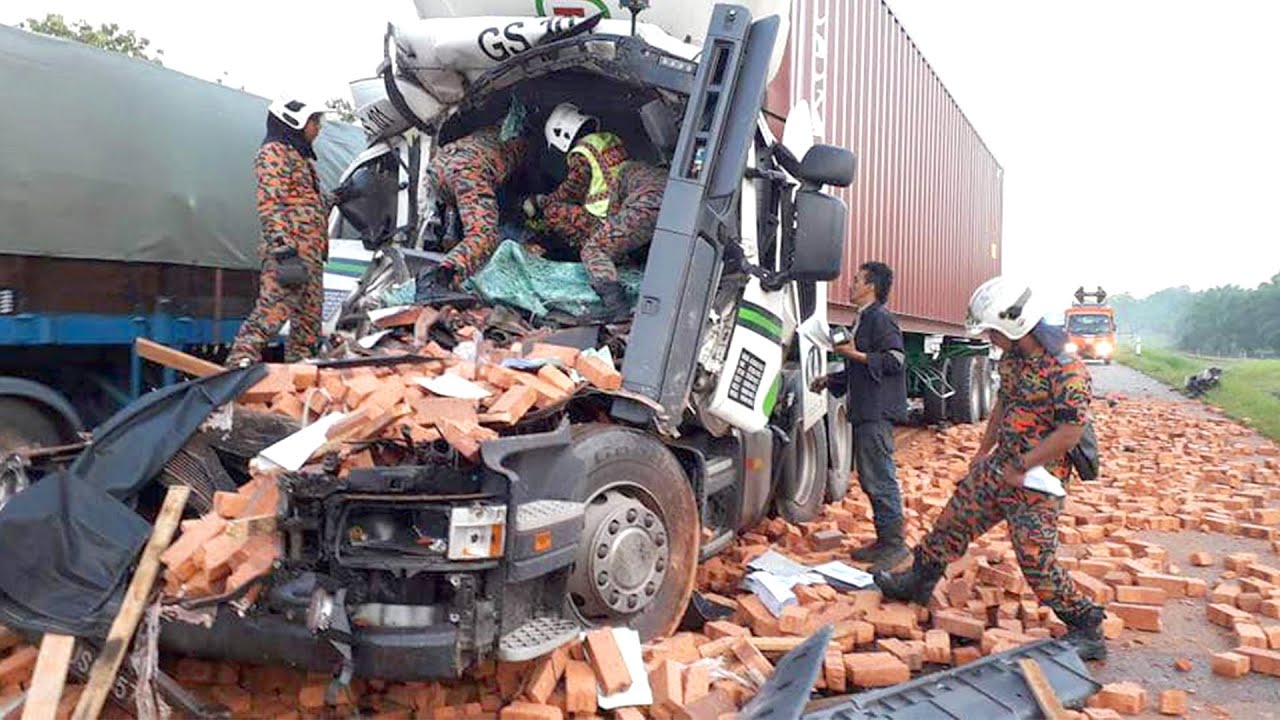 Stupid Rivers STUPID DRIVERS COMPILATION 2023 _ TOTAL IDIOTS IN TRUCKS & CARS FAILS ...