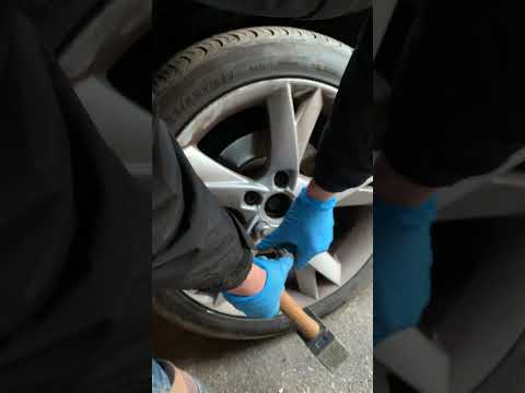 Démontage écrou antivol bloqué Audi A3 how to remove a broken lock wheel nut without key