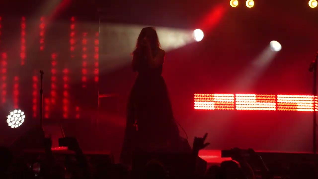 Seether - I'm So Sick (With Lacey Sturm) - Live HD (Santander Arena 2022)