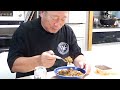 大好きなカレーを食べながら最近のイラッとしたことを話すよ〜