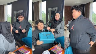 Pertama Kali Cik B Keluar Pakai Handbag  Hermes,Tapi Wallet Kosong Nak Minta Duit Kat Mama