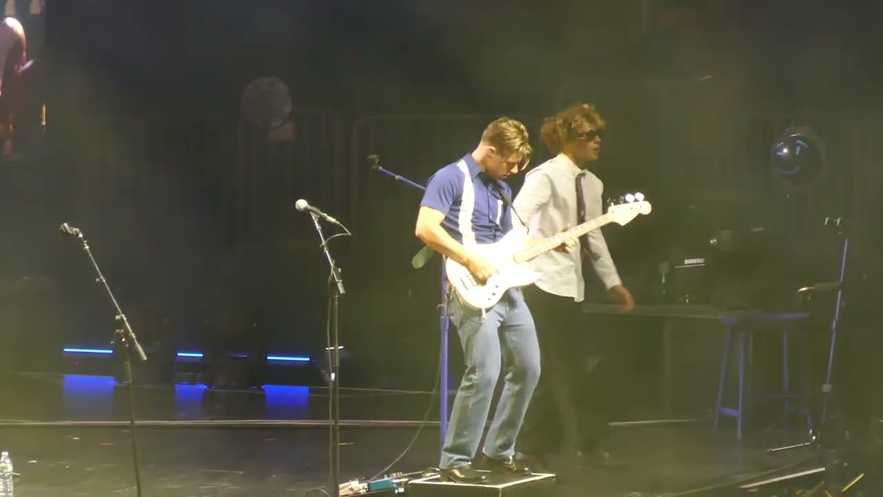 Sun Keeps on Shining - Almost Monday