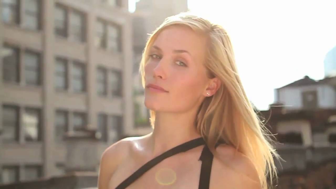 A video of Jill de Jong that was shot in New York City.