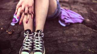 Emma Clair - Cant Touch the Libella Swing