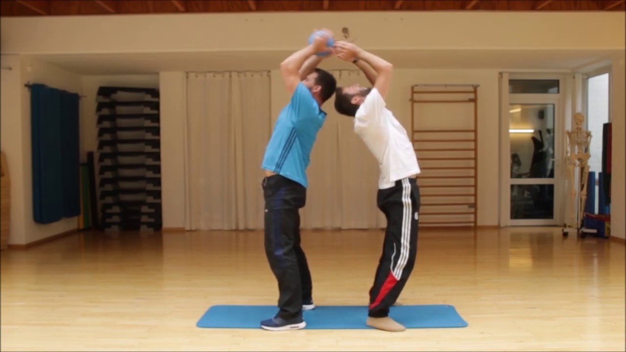 Partnerübungen Beispiele mit dem Ball | Rehasport in Hohenlockstedt