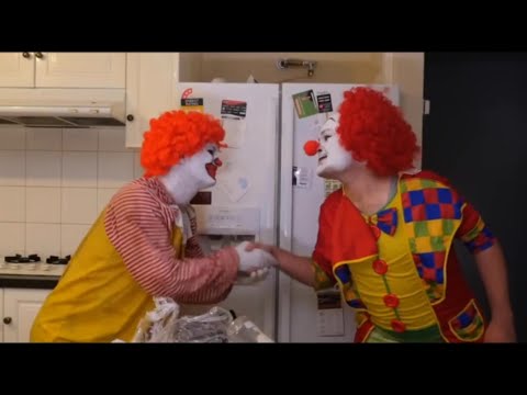 ronald-mcdonald-meets-pennywise