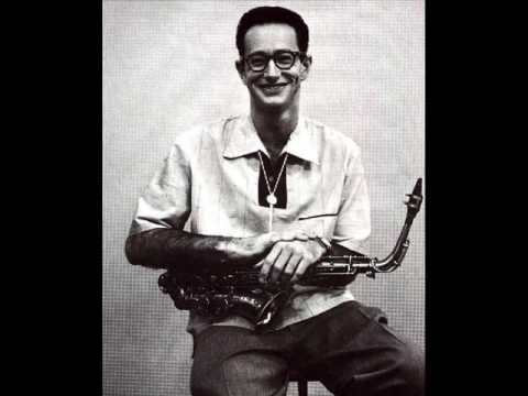 HOW DEEP IS﻿ THE OCEAN-Chet Baker & Paul Desmond auf YouTube ansehen