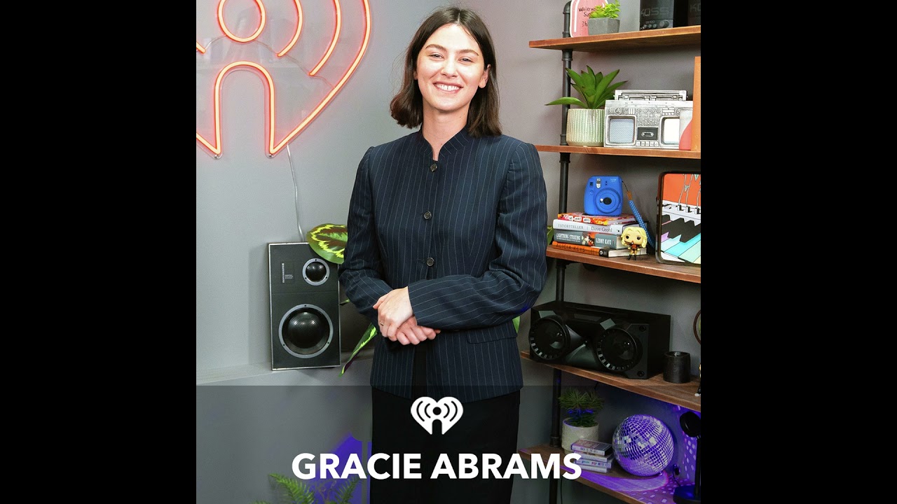 Gracie Abrams on Being a GOOD Roommate, Playing The Eras Tour, The Secret of Us & Taylor Swift!