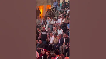 النخوة والشهامة الأردنية حاضرة في مهرجان جرش بكل حب لضيوف الأردن 
