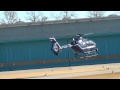 EC 135 Bundespolizei landet in Blumberg, Pilot winkt