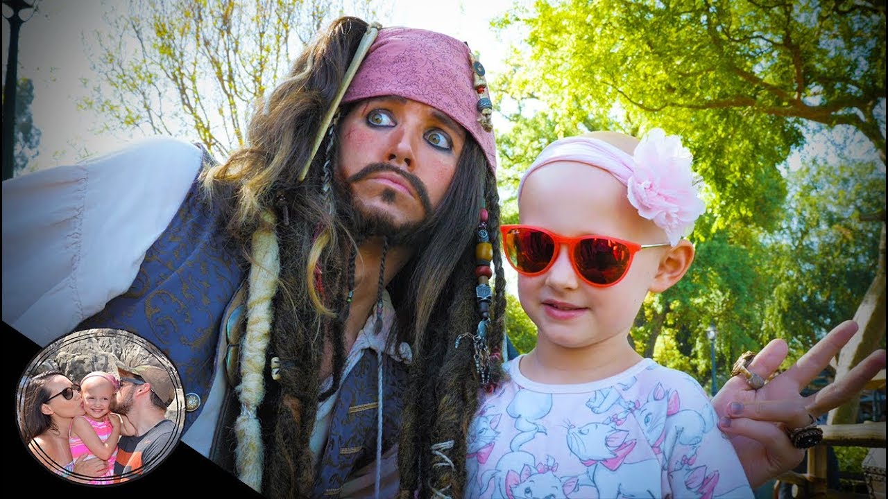 5 year old Malia gives Jack Sparrow a bag of gold! (SO NERVOUS) | Disneyland vlog #101