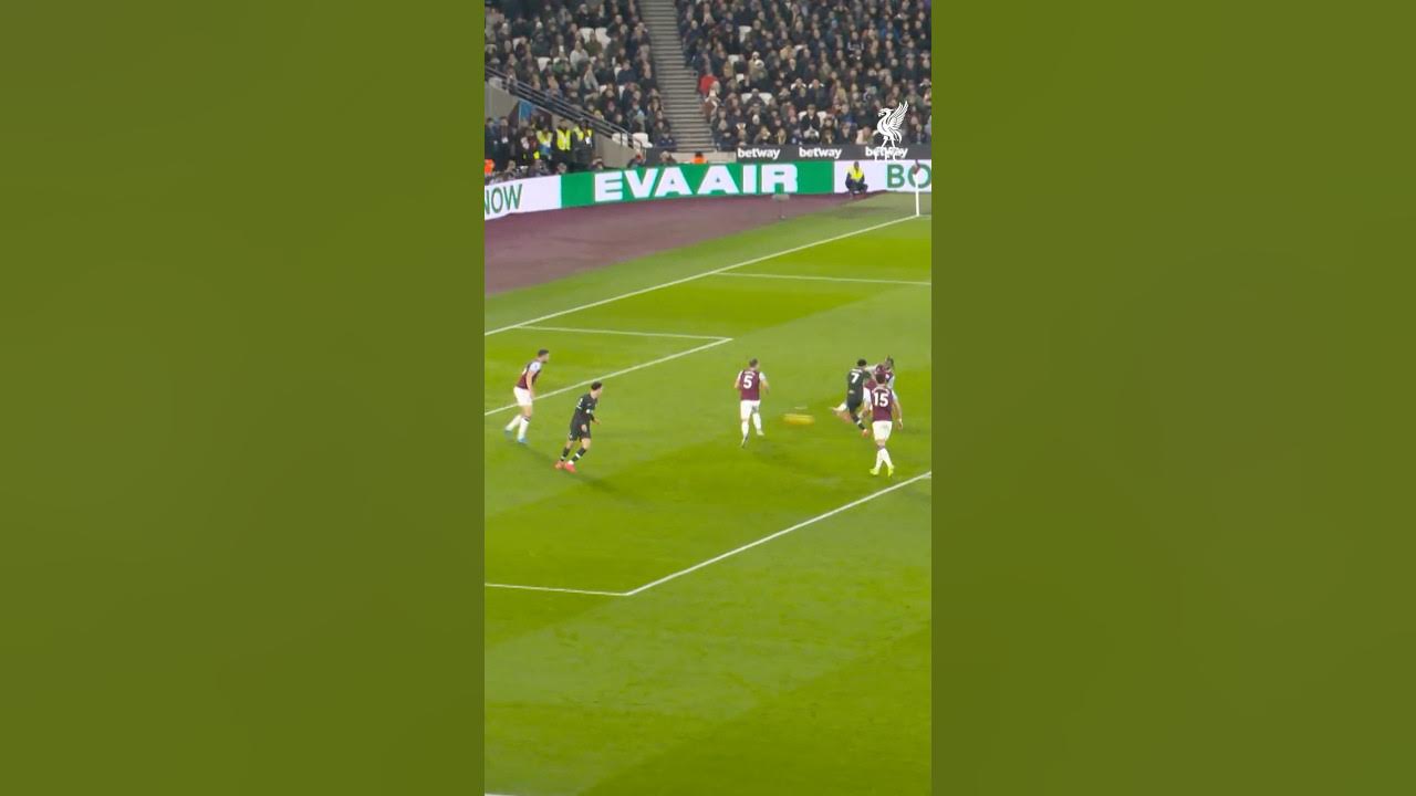 Ливерпуль live. Ван дейк ливерпуль 2022. Салах мане фирмино. Ливерпуль live. Барса ливерпуль.