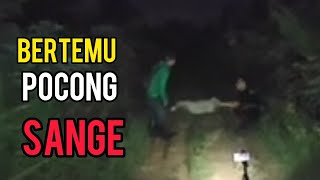Baru pertama kali aku melihat pocong sange