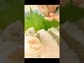 ヒラメのエンガワを食べる