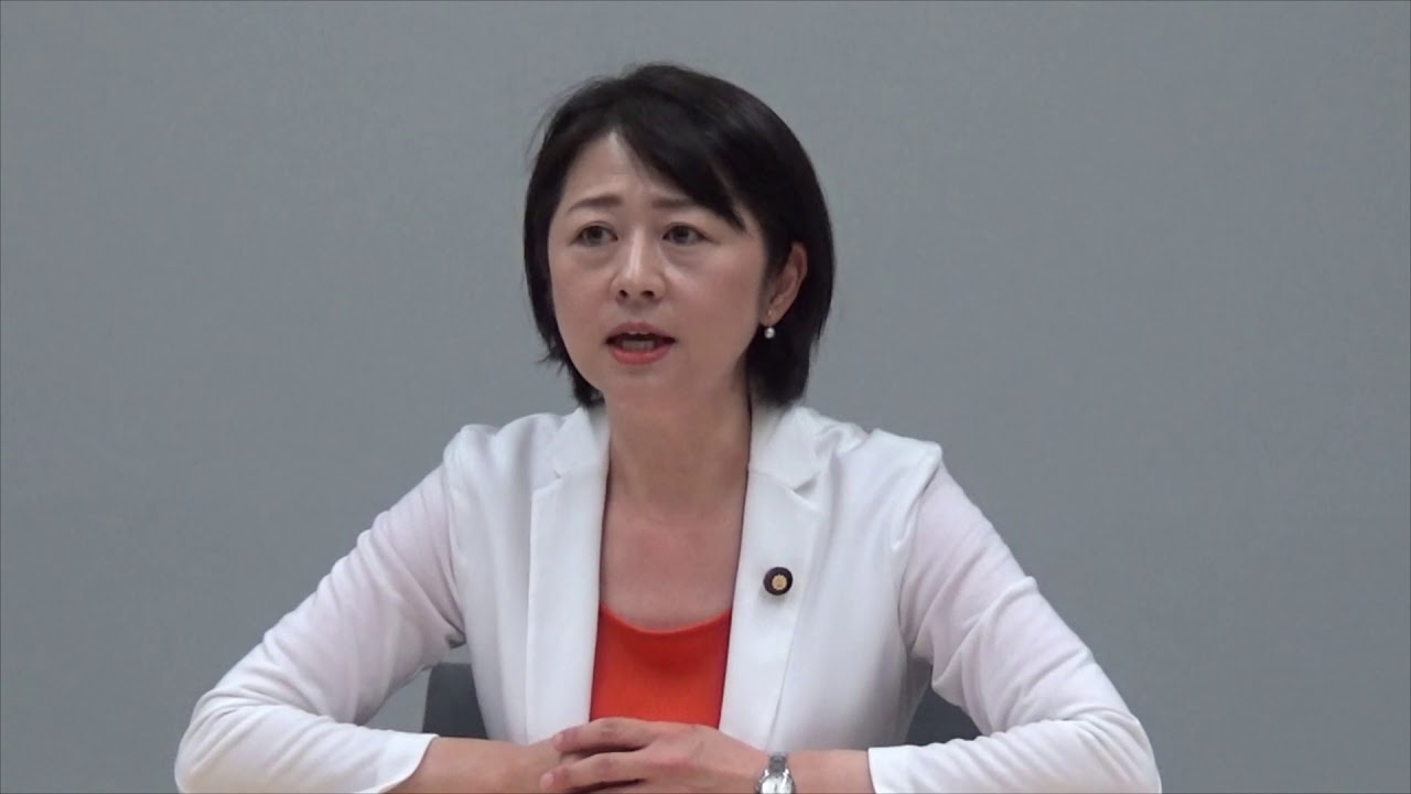 【2018.5.23】行田邦子 幹事長 両院議員会議終了後の記者ブリーフィング - YouTube
