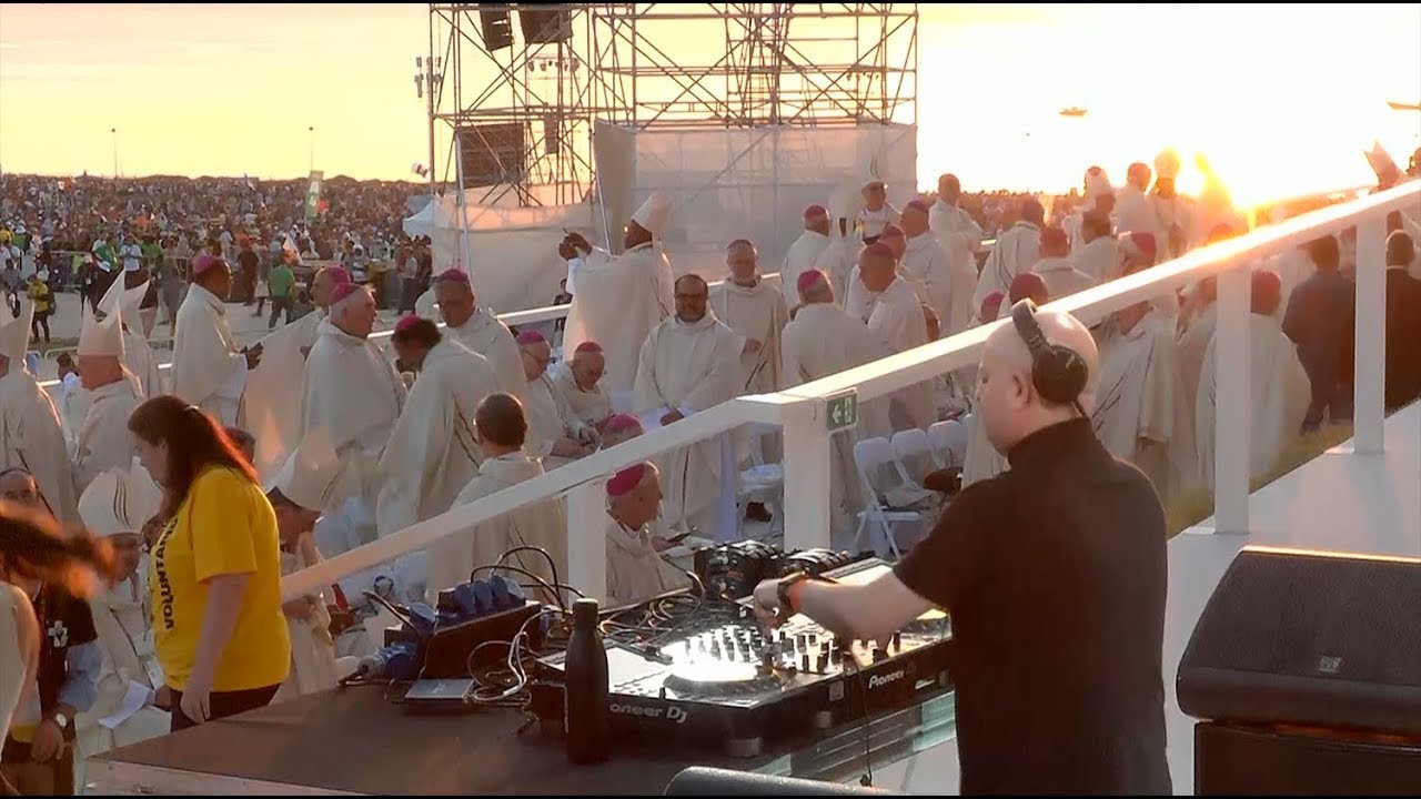 DJ Set by Padre Guilherme at World Youth Day  06 08 2023