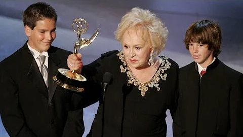Doris Roberts, Emmy-winning sitcom icon, dies at 90