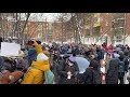 "Отпускай!". Сторонники Навального собрались у здания ОВД в Химках