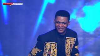 Miniatura de vídeo de "Miracle Papa { LIVE MINISTRATION AT THE PRAISE OVATION }"