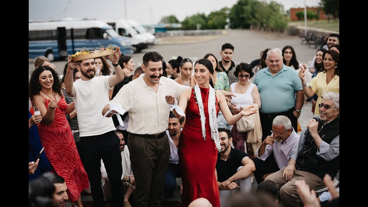 Armenian Pre-Wedding Tradition: Hnadrek (Հնադրեք) — A Celebration of Love & Family