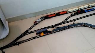 Fenfa Train Set. Model Train. Track Layout04 - Diesel Penger Rake 3 Coaches