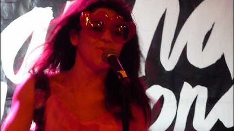 Marina and the Diamonds - Obsessions (Paradiso live 16/06/2010) (audio) 7