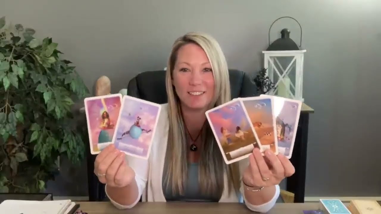 Водолеи ♒️ Внимание: Вселенная пытается вам это показать! Любовный гороскоп на основе Таро