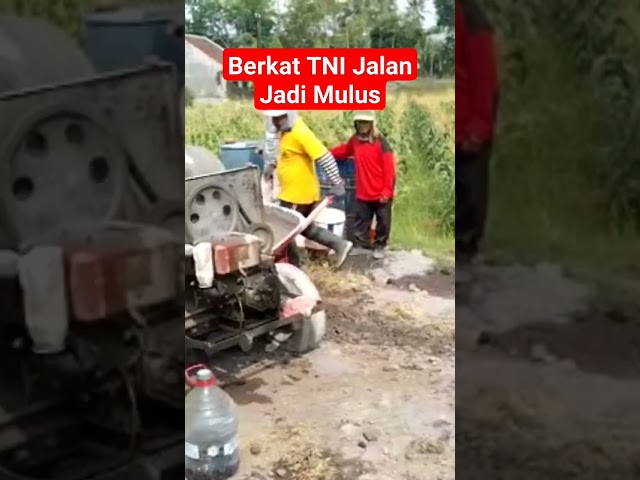 Berkat TNI Jalan Jadi Mulus #shortvideo #video #tni #tniad #babinsa #short #shortvideo class=