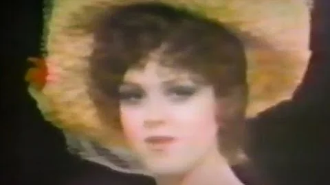 BERNADETTE PETERS Mack & Mabel