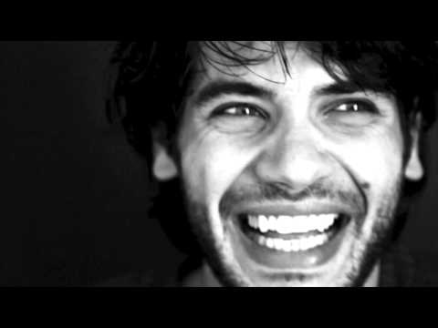 è tutto bellissimo   . il teaser
