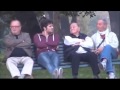 un petoman italien pete sur les gens dans un parc !!!