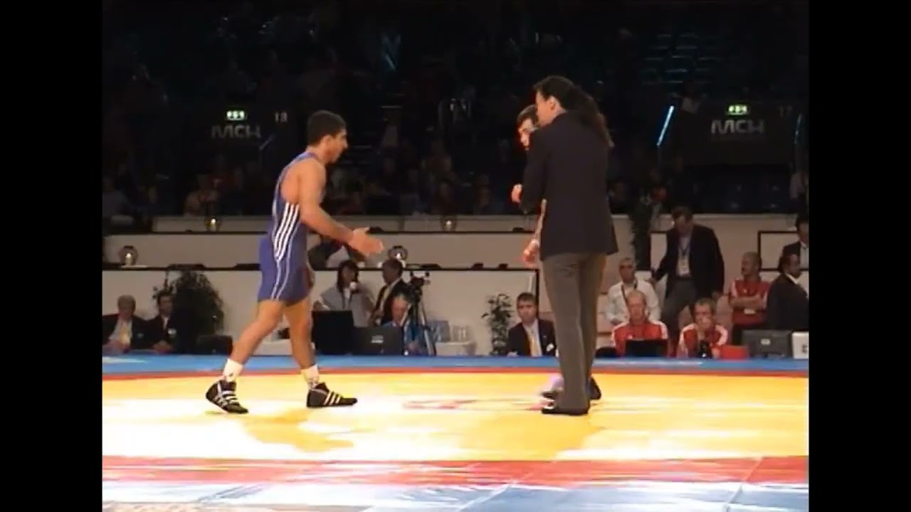 БОРЬБА. Чемпионат мира-2009. 55 кг 1\8 Ровшан Байрамов (Азербайджан)-Роман Амоян (Армения)