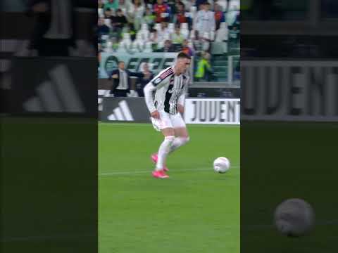 Spot it. Hit it. Score it. | #vlahovic #juveudinese #seriea