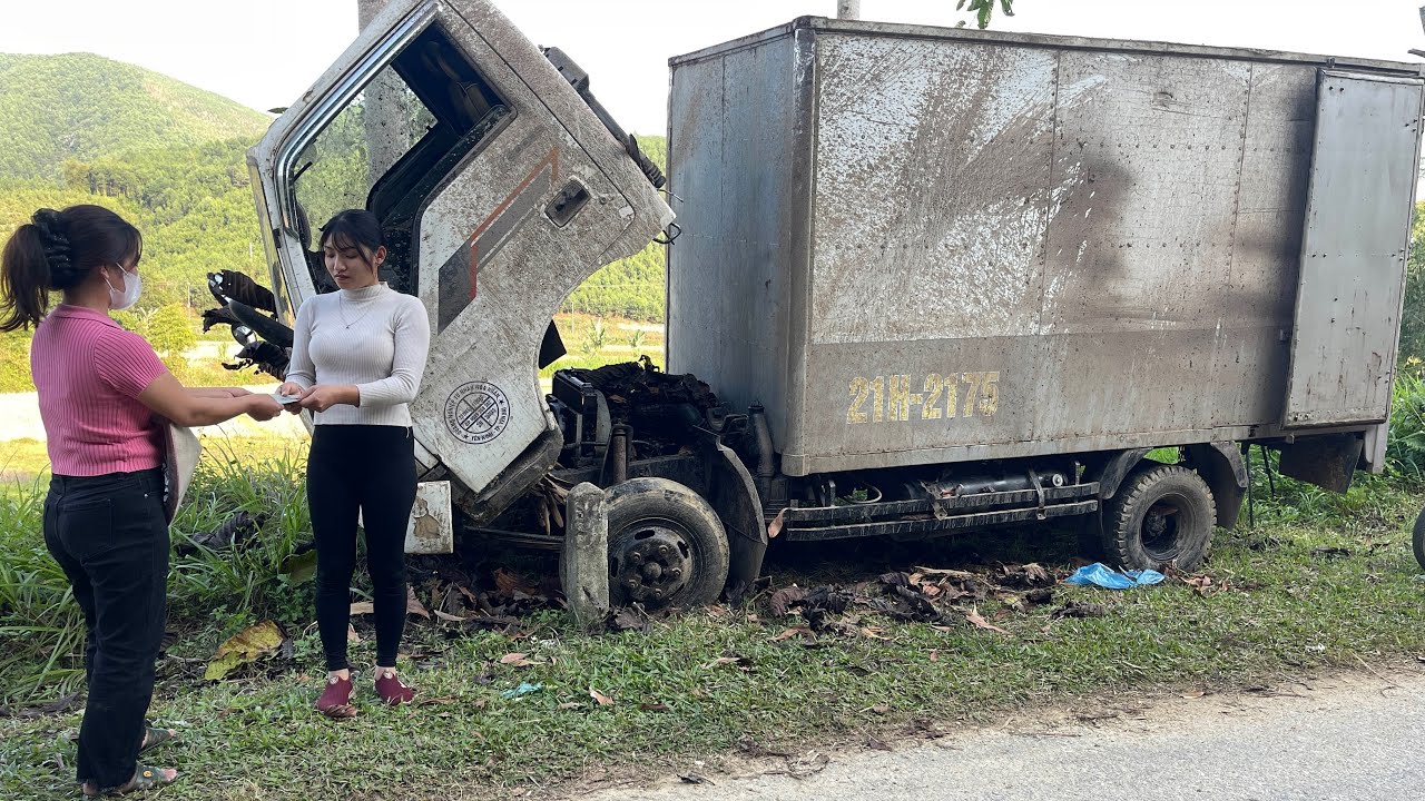 Restoring a 1.5-ton Kia truck that had been abandoned and inactive for many years.