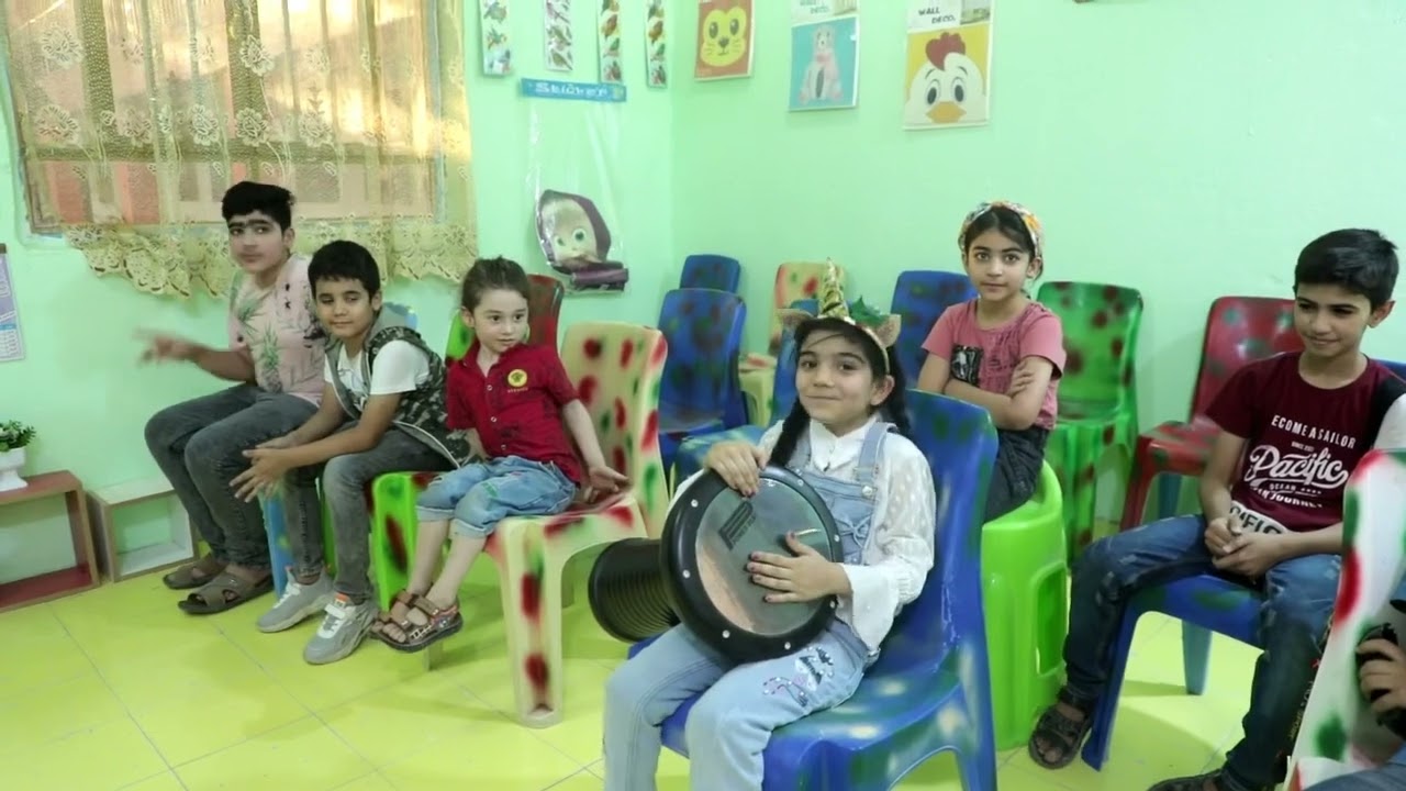 إعلان مدرسة أكاديمية التفوق الاهلية ومدرسة حمورابي في حلتها الجديده .