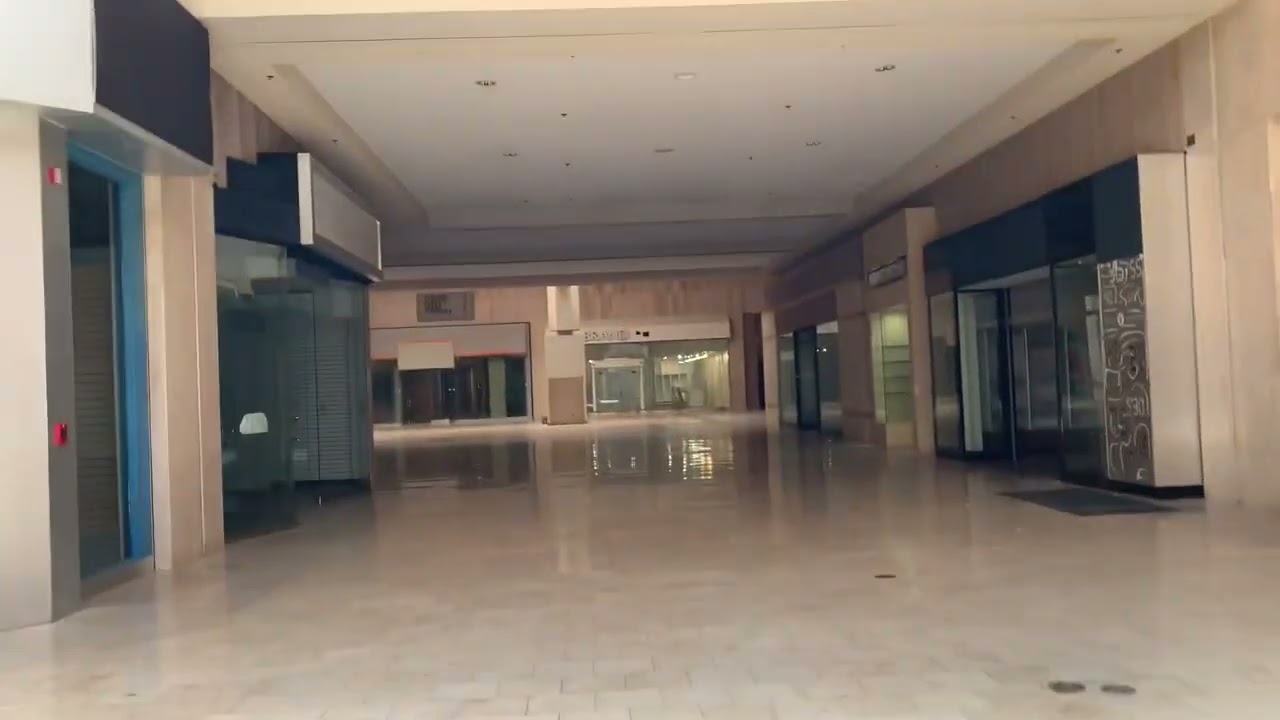 PreDemolition Sneaking into CLOSED Paradise Valley Mall YouTube