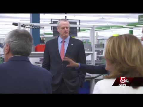 gov.-baker-gets-tour-inside-lab-performing-covid-19-testing