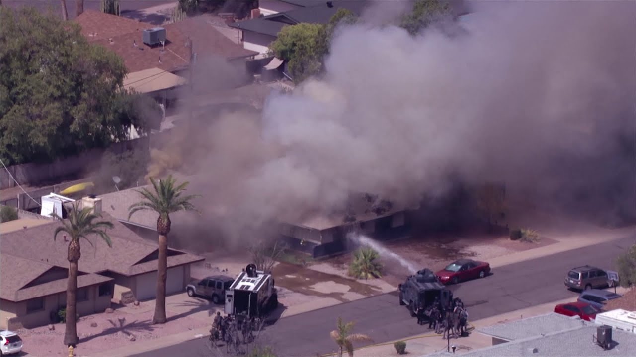 LIVE: 'Very active' police situation in Tempe; house on fire - YouTube
