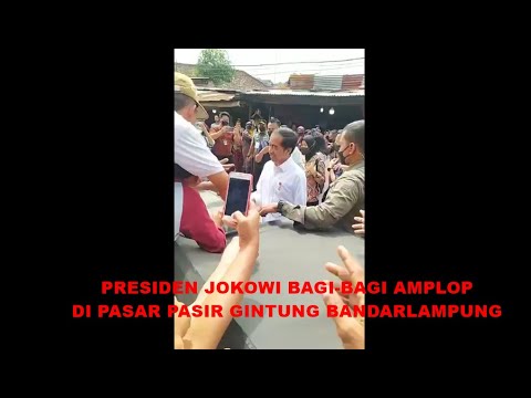 Presiden Jokowi Bagikan Sembako dan Uang di Pasar Pasir Gintung Bandarlampung