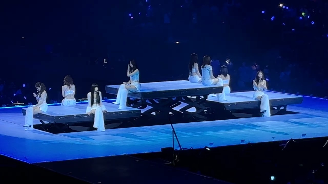 TWICE (OPTIONS + MOONLIGHT SUNRISE) - TWICE “THIS IS FOR” World Tour New York [4K]